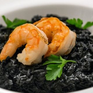 Ризото сепия с морски дар