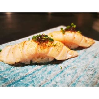 21. Nigiri De Salmón Flameado (2 Pzs.)