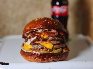 MFM BURGER + Соса-Cola