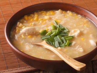 Zuppa di Mais e Pollo