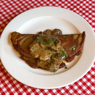 Placek po zbójnicku z leśnymi grzybami