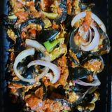 10 Small size snails. Peppered