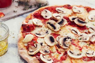 Pizza Funghi (Grande)