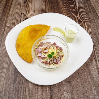 Empanada De Jamon y Queso 