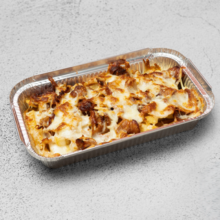 Patatas con carne y queso (ración)