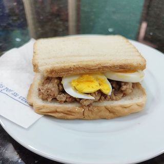 Sandwiches De Atún,Huevo y Mayonesa 