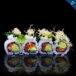 Uramaki rucola roll