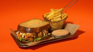 ქრანჩ სფეშელ სენდვიჩის კომბო