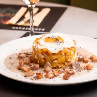 Huevos Con Secreto Ibérico A La Brasa Y Tartufata