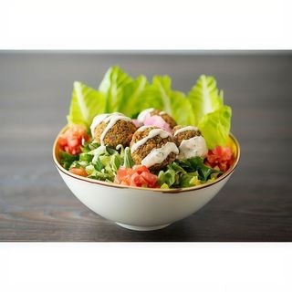 Ensalada Con Falafel