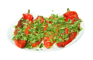 Печени червени чушки с марината