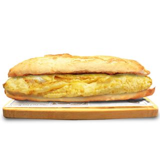 Bocadillo de tortilla francesa