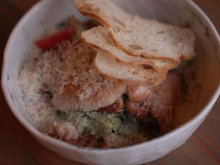 Салат Юлій з куркою та беконом (260g)