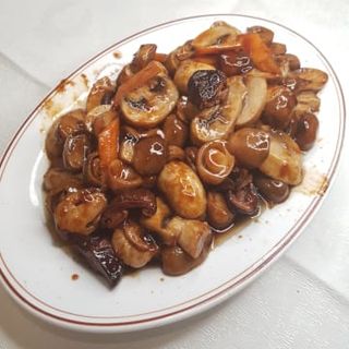 Tres Tipos De Setas Con Salsa De Ostras