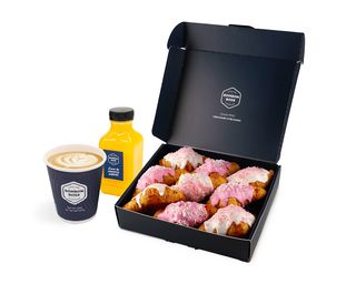 Caja especial bomboncitos, café y zumo