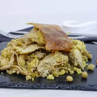 Lechona Porción Con Arepa