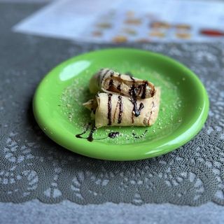 Naleśniki z karmelem i orzechami