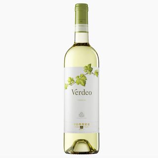 Botella de vino blanco verdejo 