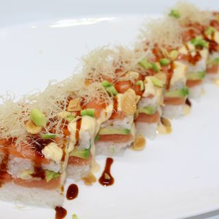 Uramaki oshi sushi salmone con kataifi - 8 pezzi