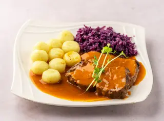 Pieczeń w sosie własnym (450/250g)
