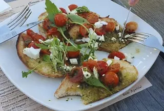Bruschetta Caprese