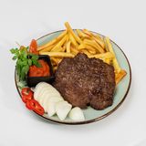 Pljeskavica s pomfritom