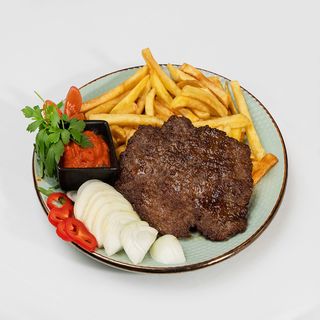 Pljeskavica s kajmakom