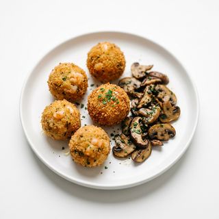 Bolitas De Gambas Con Champiñones (Ración)