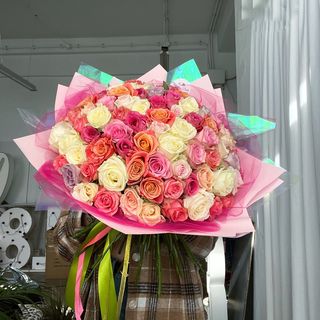 Buchet trandafiri multicolori 101