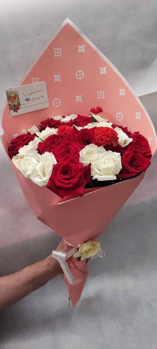 باقة ورد بمناسبة دكرى الزوااج