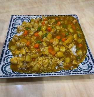 28. Arroz  con pollo en salsa curry