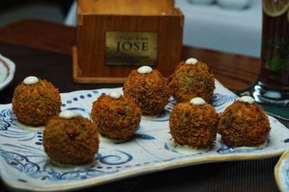 Croquetas De Calamares Con Tinta