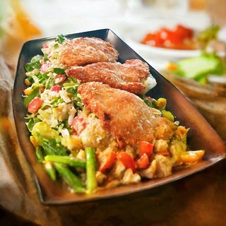 Салата с хрупкава риба (300г)