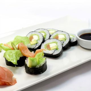 Sushi Uramaki Salmón Y Queso (4 Uds.)