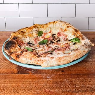 Pizza Montanara  (33 cm.)