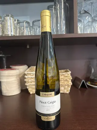 Vino blanco seco Pinot grigio del Trentino 