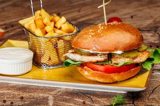 Burger cu Piept de Pui