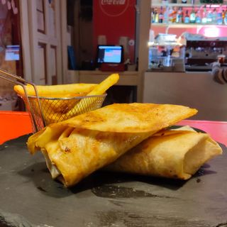 WRAP WITH CHICKEN & MIX PEPPER