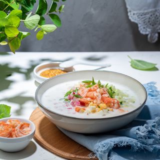 Окрошка з креветками