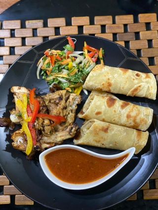 Fried Chicken With White Chapati