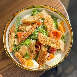 Салат Цезар з лососем (150/40)