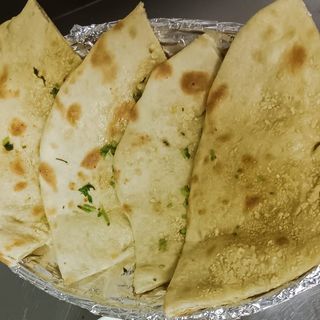 Garlic Cheese Naan