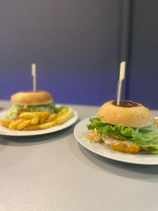 Hamburguesa Con Papas 100% Vacuno (Especial)