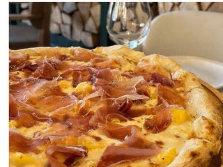 З прошуто та персиками (400г)