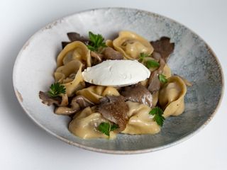 Пельмені з яловичиною, гливами та крем чізом (320г)