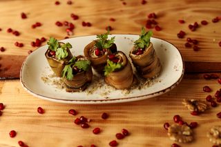 ბადრიჯანი ნიგვზით სუფრა