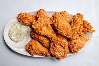 Куриные крылышки 30 шт + соус (1500 г)