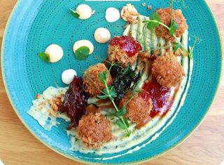 Бавно готвени телешки опашки (350г)