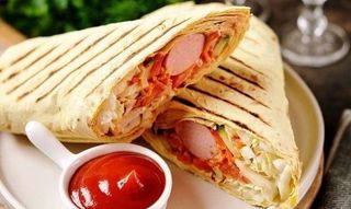 Хот-Дог у лаваші 3 сосиски (450г)