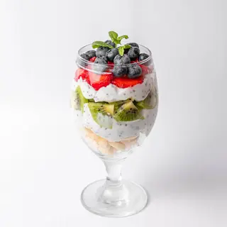 Jogurt kokosowy z owocami